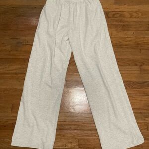 Brandy Melville: ANASTASIA SWEATPANTS